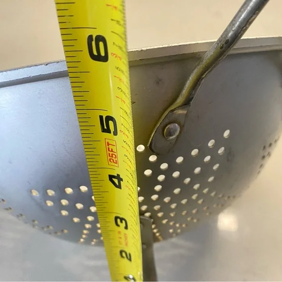 Mirro Aluminum Colander with Star Design - Picture 9 of 9